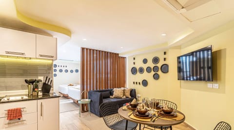 El mobiliario, la decoración y los servicios pueden variar ligeramente.