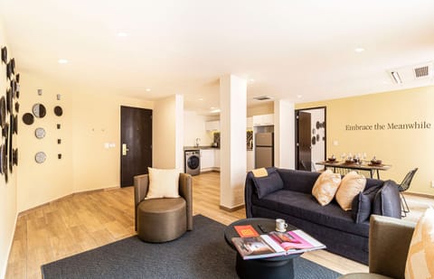 El mobiliario, la decoración y los servicios pueden variar ligeramente.