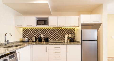 El mobiliario, la decoración y los servicios pueden variar ligeramente.