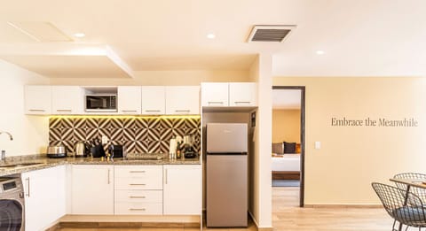 El mobiliario, la decoración y los servicios pueden variar ligeramente.