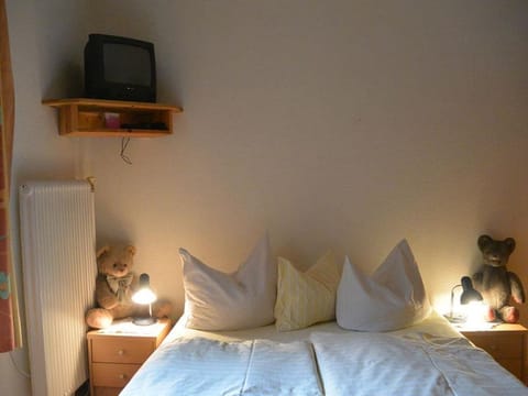 Multi-bed room for 2-4 persons with shower/WC - Stanahof Farm Stay in Carinthia, Austria