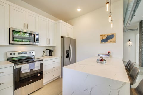 Kitchen | Keurig Coffee Maker | Toaster | Cooking Basics