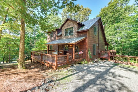Ellijay Vacation Rental | 4BR | 2BA | 3 Steps to Enter | 2,422 Sq Ft