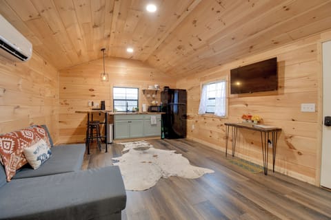 Living Room | Free WiFi | Smart TV | Central A/C | Twin Sleeper Sofa