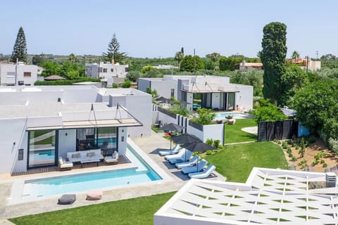 Two villas can be joined with gate access