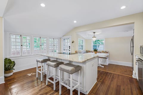 Ideal spot to show off your cooking skills!