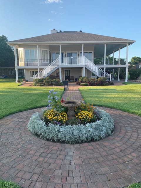 Lakeside House Photo