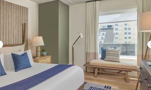 Unit with 1 King size bed