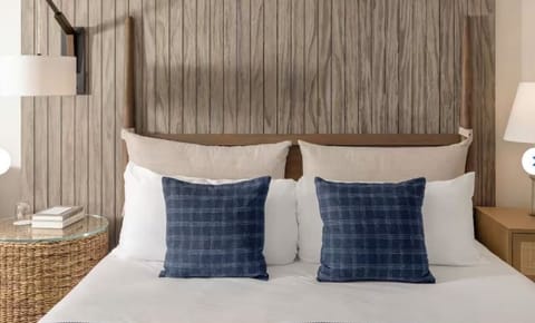 Unit with 1 King size bed