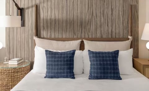 Unit with 1 King size bed