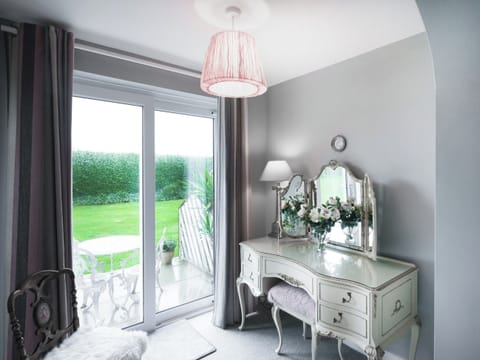 Double bedroom | Mill Cottage, Aberdyfi