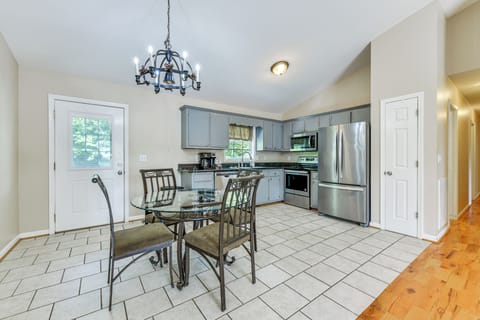 Dining Area | 1st Floor | Dishware/Flatware | Trash Bags/Paper Towels
