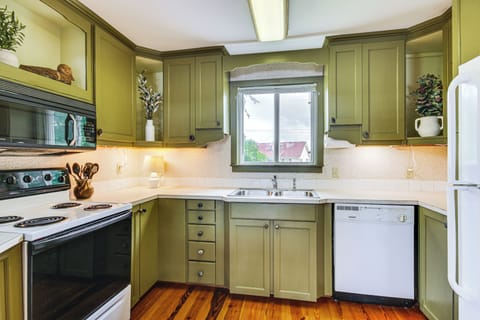 Kitchen | 2nd Floor | Cooking Basics | Spices