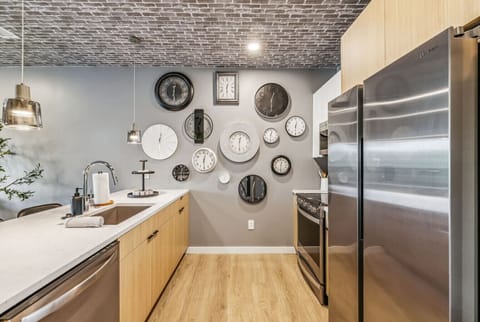 Fully stocked kitchen with 4 person eat in kitchen, stainless steel appliances, Keurig coffee maker and more