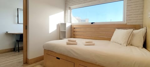 Comfortable Bed (bed size: 120x200 cm)