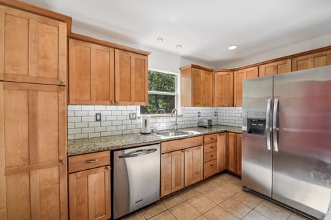 Simplify your morning routine with the toaster and Keurig® Coffee Maker provided.