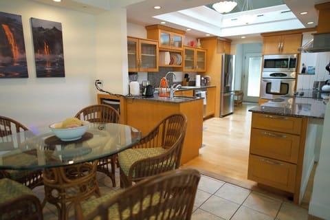 kitchen and dinning room