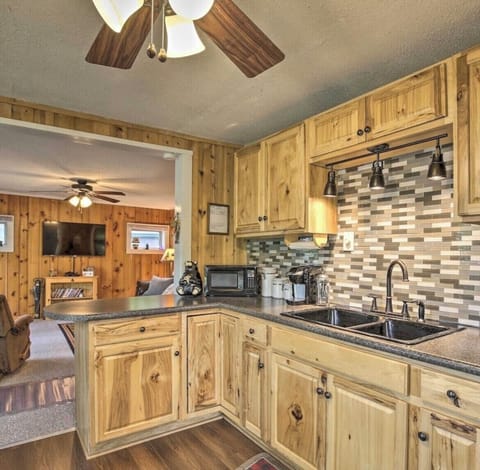 Kitchen to living room