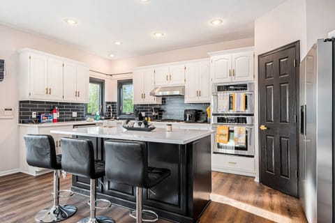 17b65274-6b6b-4b47-824a-0681dc5da2df