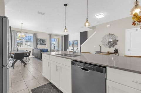 4935 Windermere Ave (8).jpg