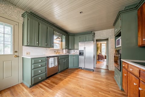 Image picker 790D522A 17A4 4EAF 8D06 5BEFCC08A285 21767 000010EFAF7EF0E7