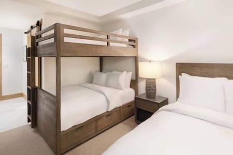 Unit with comfortable Bunk and Double beds