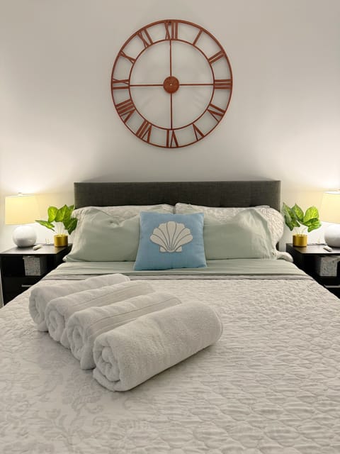 Bedroom center photo