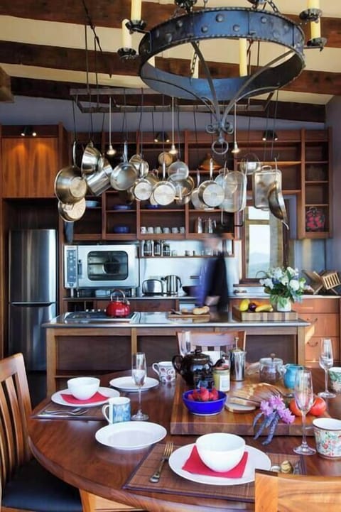 Prepare and enjoy Tasmania's bounty with those you love. 