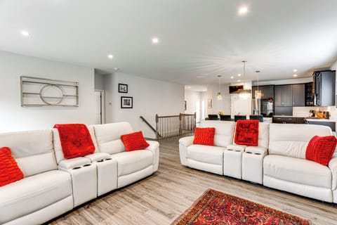 Living Area | Smart TV w/ Cable | Fireplace