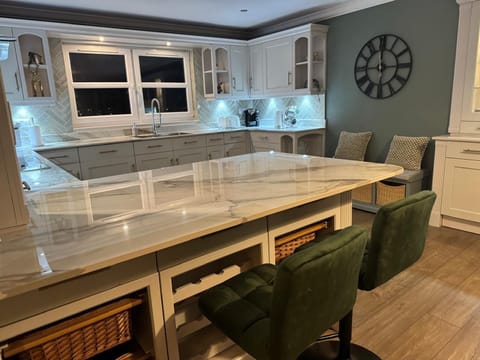 Spacious fully fitted Kitchen