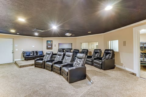 Draper Vacation Rental | 9BR | 8BA (6 Full + 2 Half) | Steps Required