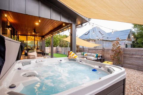 7 person hot tub. Sun shade over sectional has been removed.