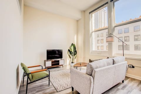 TWO CozySuites Apartment with Skybridge Access #3