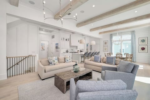 Bearfoot By The Sea (196)