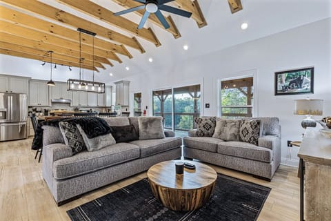 Black Bear Cove's cozy living area