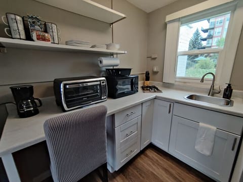 Welcome to a kitchen that balances functionality and warmth!