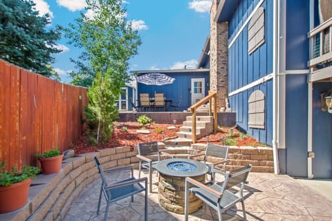 Imagine your self relaxing and having a good conversation with your family and friends.