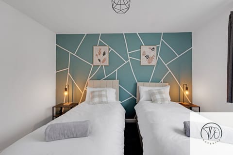 Flexible bedroom can be set up as two single beds or one king sized bed on request