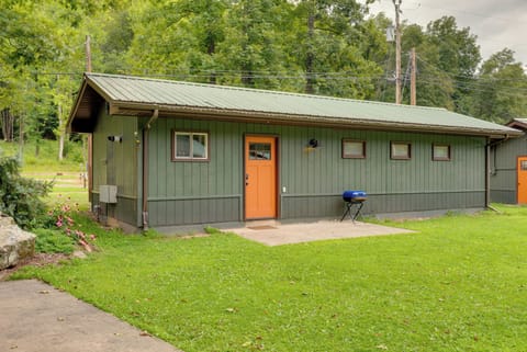 Hillsgrove Vacation Rental | 2BR | 1BA | 640 Sq Ft | 1 Step to Enter