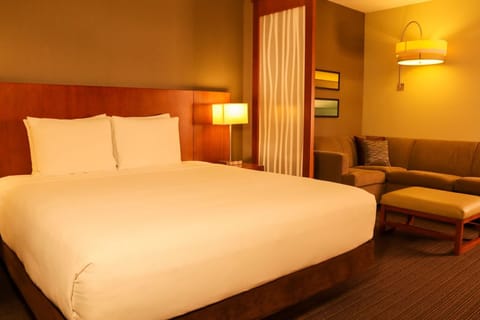 Unwind into crisp linens and warm, soothing ambient lighting.