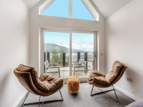 Snug | Shoreside, Aberfeldy