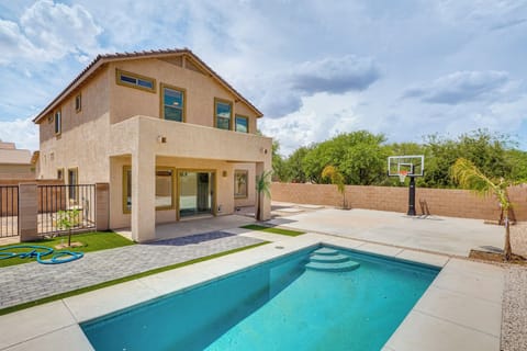 Marana Vacation Rental | 5BR | 2.5BA | Stairs Required | 2,093 Sq Ft