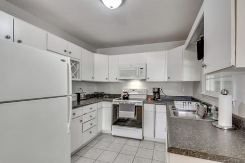 Kitchen | 2-Story Townhome | Drip Coffee Maker