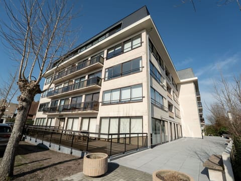 Daytime, Building, Apartment, Facade, Architecture, Residential Area, Condominium, Composite Material, Urban Design, Commercial Building