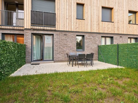 Property, Window, Outdoor Bench, Building, Plant, Wood, Road Surface, Land Lot, Outdoor Furniture, Architecture