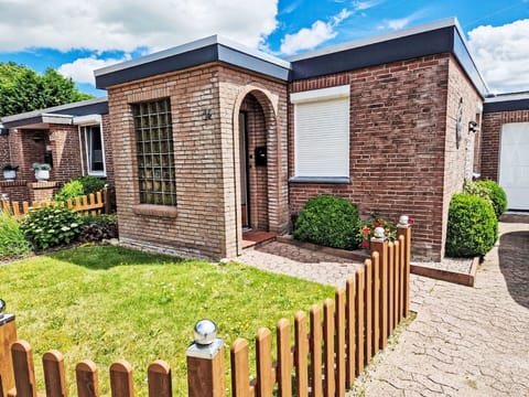 Building, Plant, Cloud, Sky, Property, Window, Wood, Brickwork, Door, House