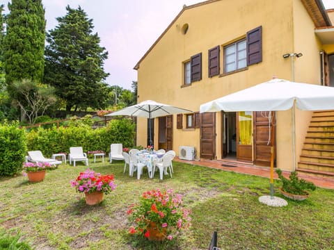 Blue, Swimming Pool, Cumulus, Resort, Resort Town, Umbrella