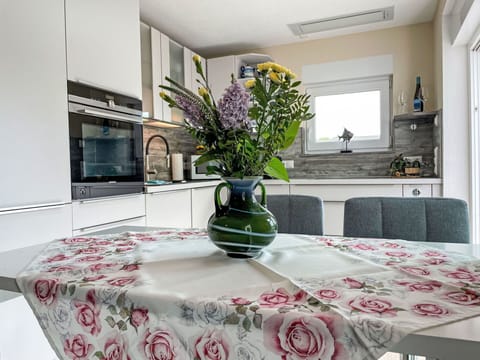 Property, Plant, Furniture, Cabinetry, Flowerpot, Houseplant, Table, Interior Design, Decoration, Architecture