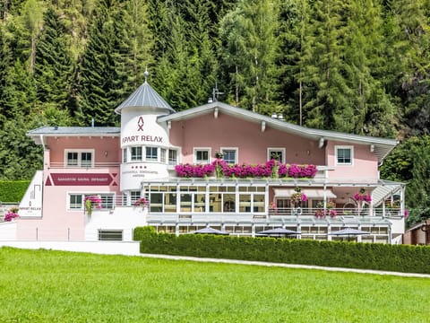 Building, Property, Plant, Window, Tree, House, Land Lot, Grass, Leisure, Landscape