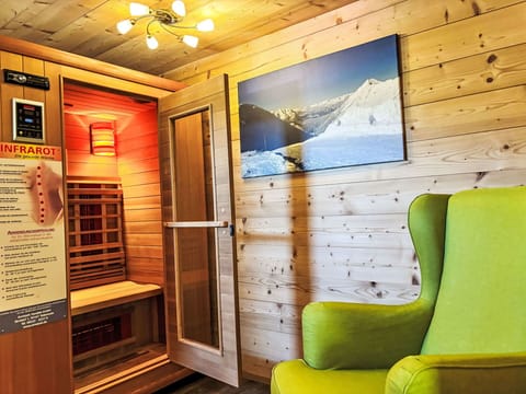 Property, Wood, Interior Design, Architecture, Flooring, Floor, Wall, Real Estate, Hardwood, Comfort